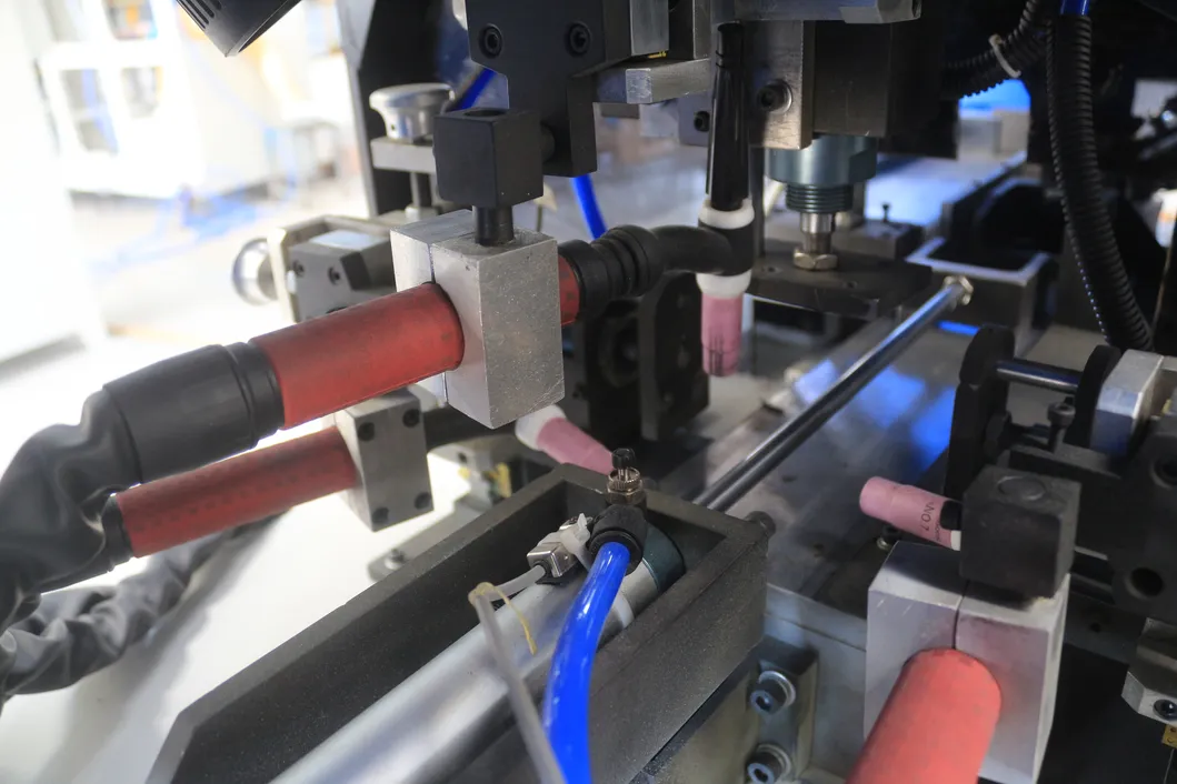 Hwashi Ei Lamination Transformer Automatyczna Maszyna do spawania TIG 2
